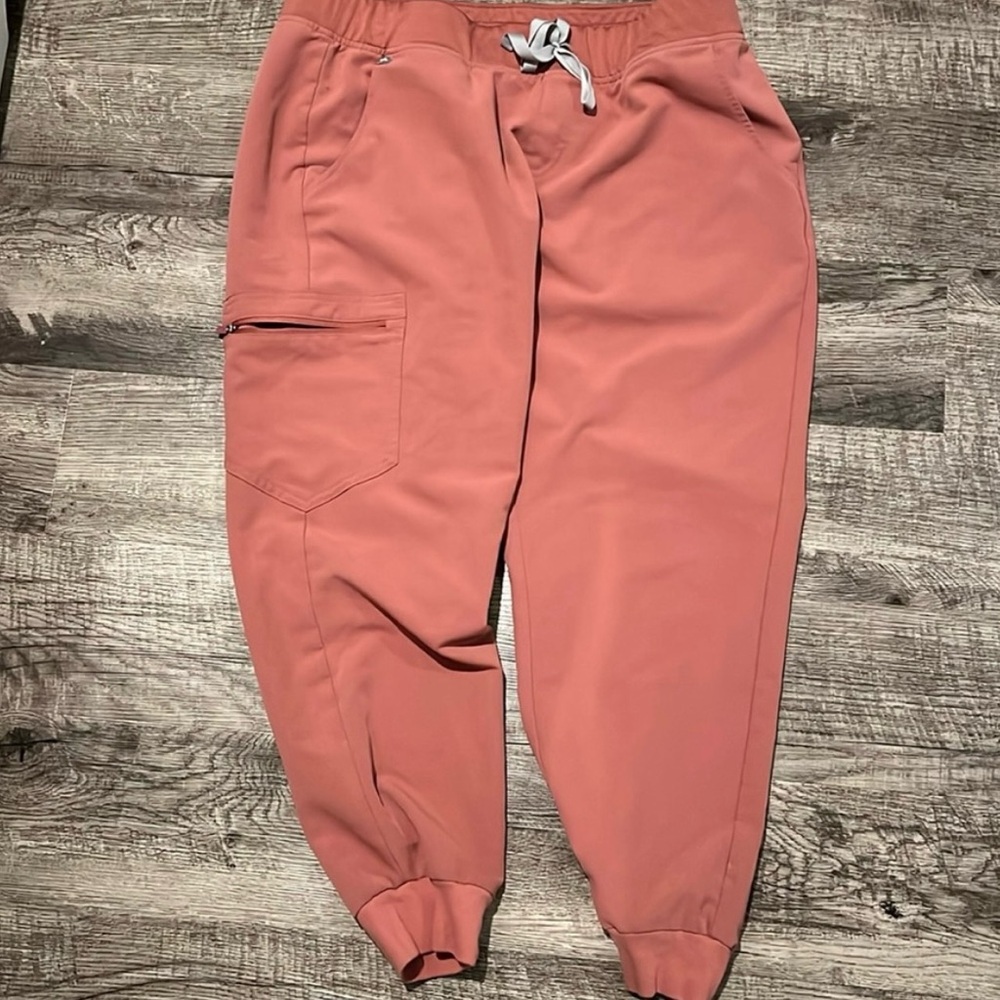 Mauve pink figs- jogger scrubs